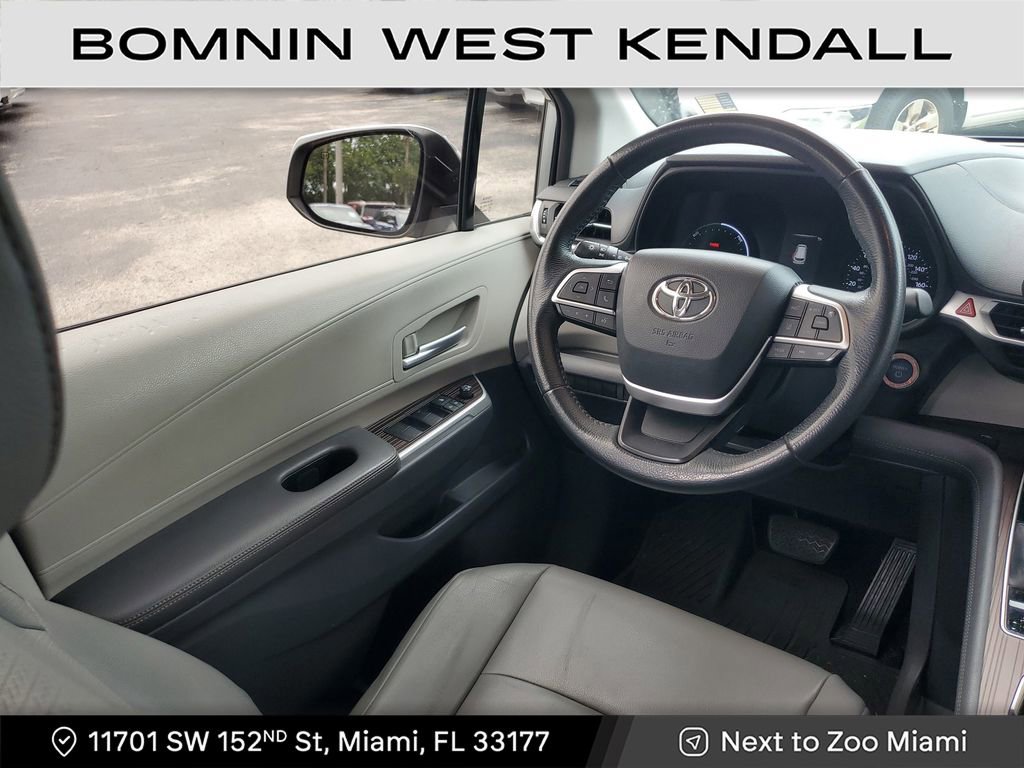 Used 2021 Toyota Sienna XLE image 15