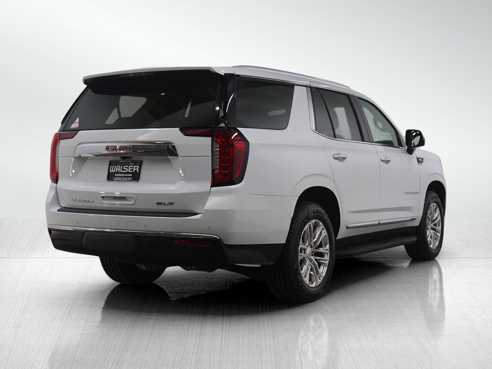 Used 2023 GMC Yukon SLT w/ SLT Luxury Package image 5