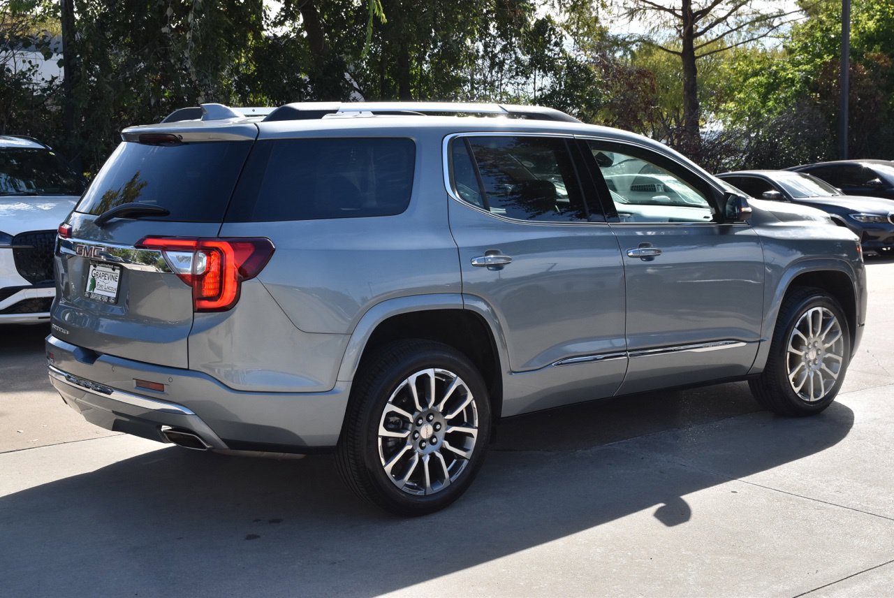 Used 2023 GMC Acadia Denali w/ Denali Technology Package FWD image 7