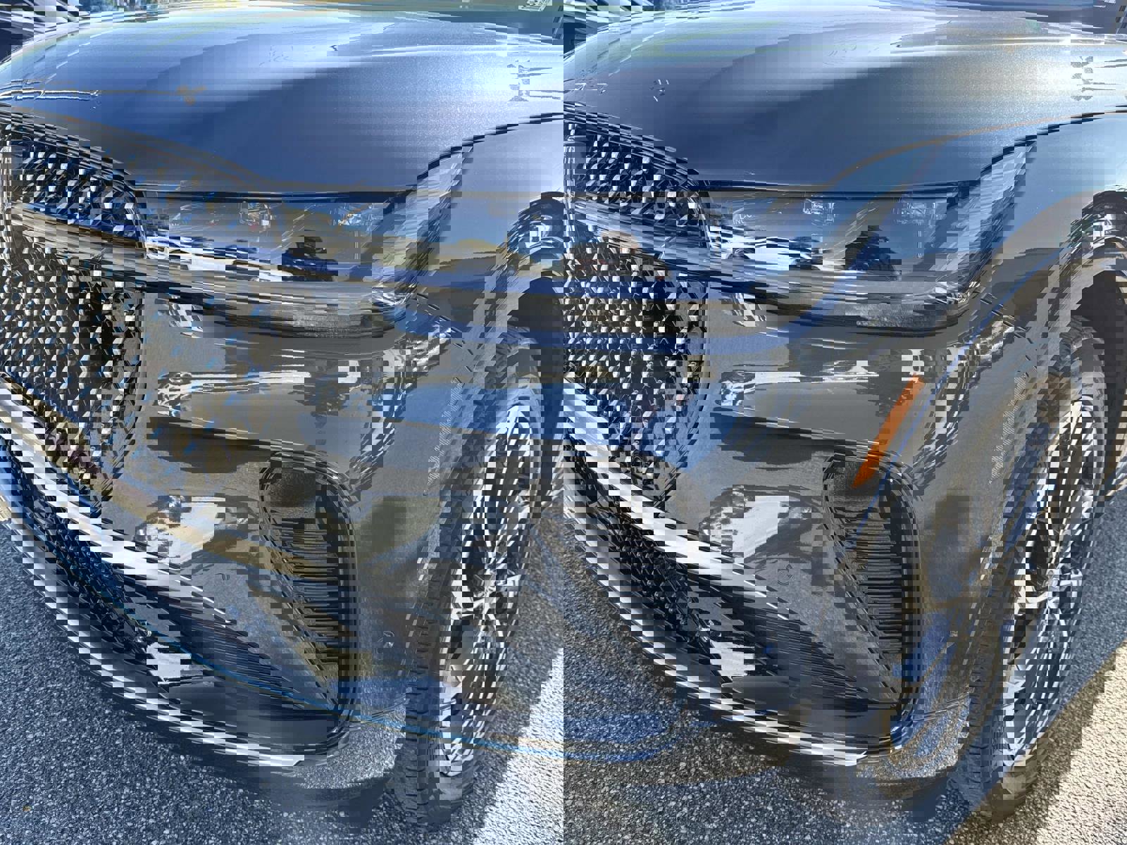 Used 2024 Lincoln Nautilus Reserve image 9