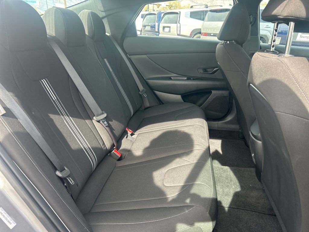 Used 2025 Hyundai Elantra SEL image 25