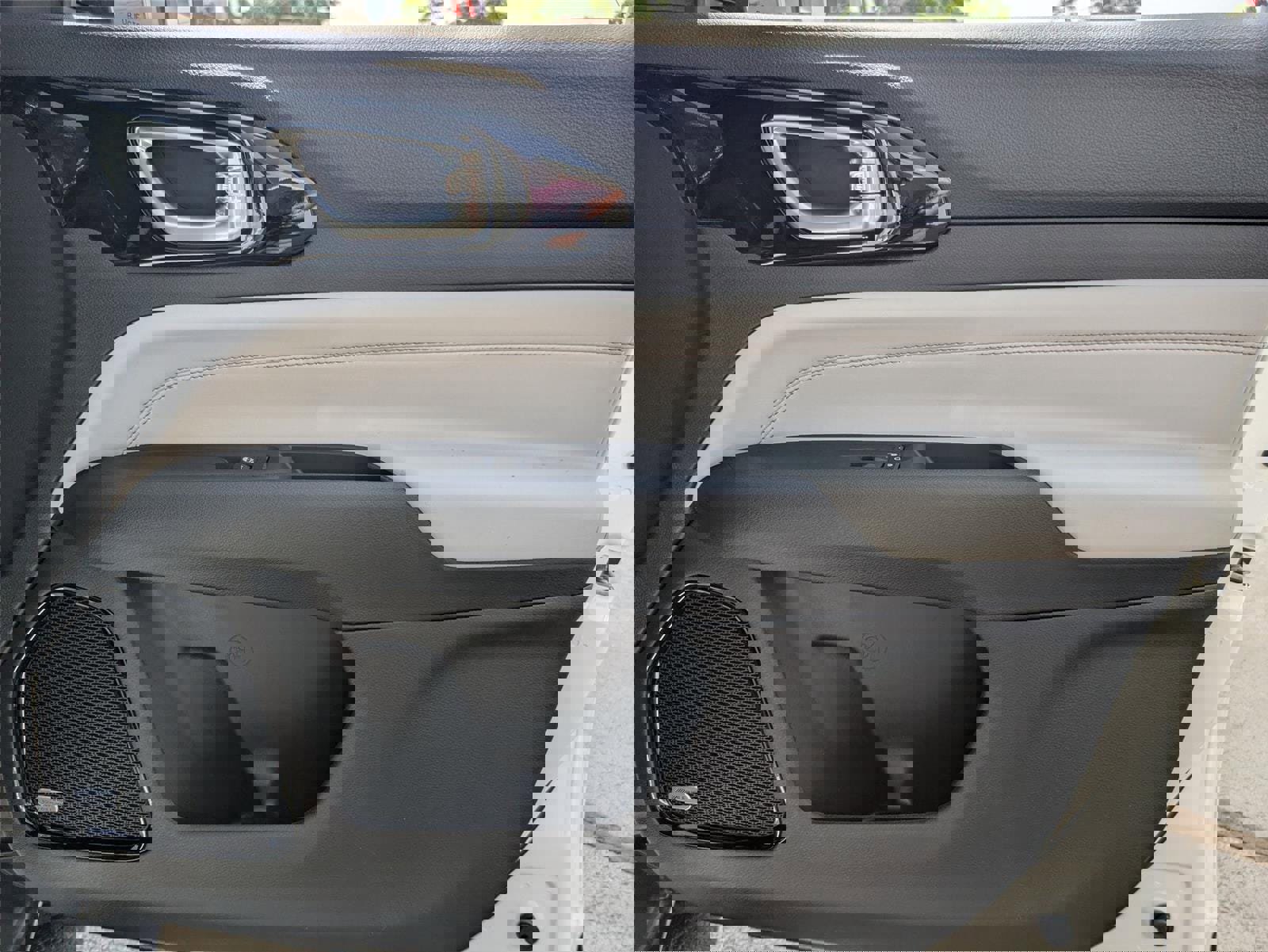 New 2025 Jeep Compass Limited w/ Sun & Sound Group image 34