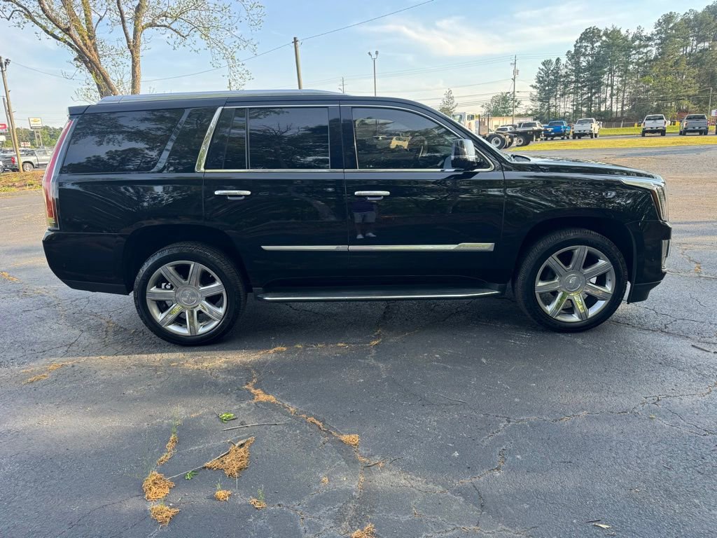 Used 2018 Cadillac Escalade Luxury AWD/4WD image 17