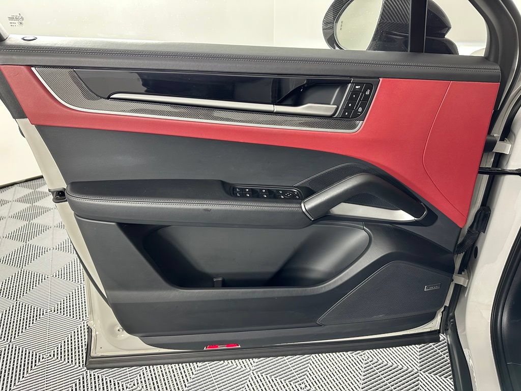 Certified 2024 Porsche Cayenne Turbo GT AWD/4WD image 17