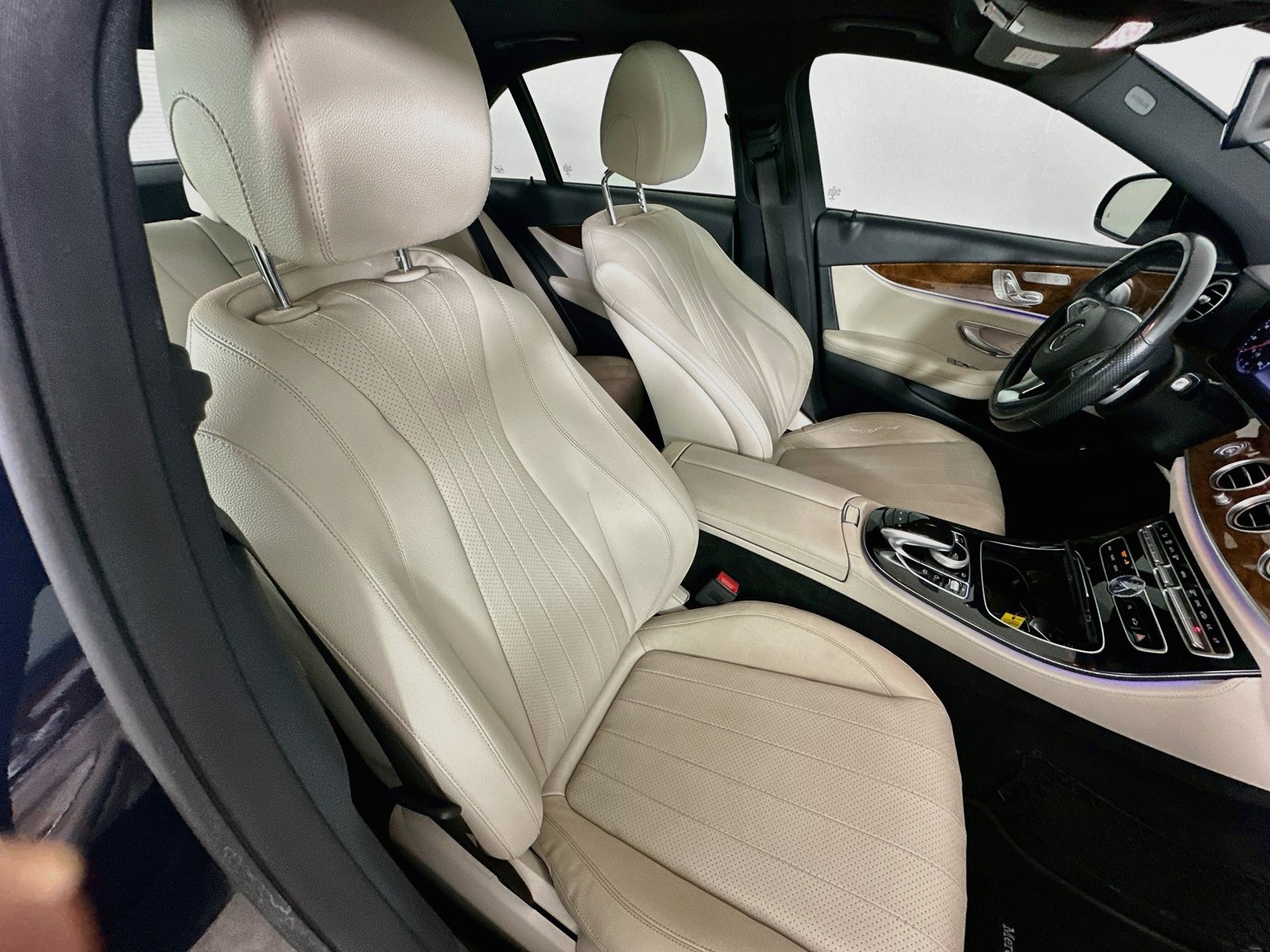 Used 2018 Mercedes-Benz E 300 4MATIC image 44