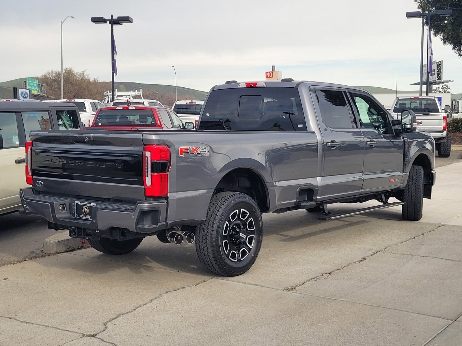 Used 2025 Ford F350 Platinum image 4