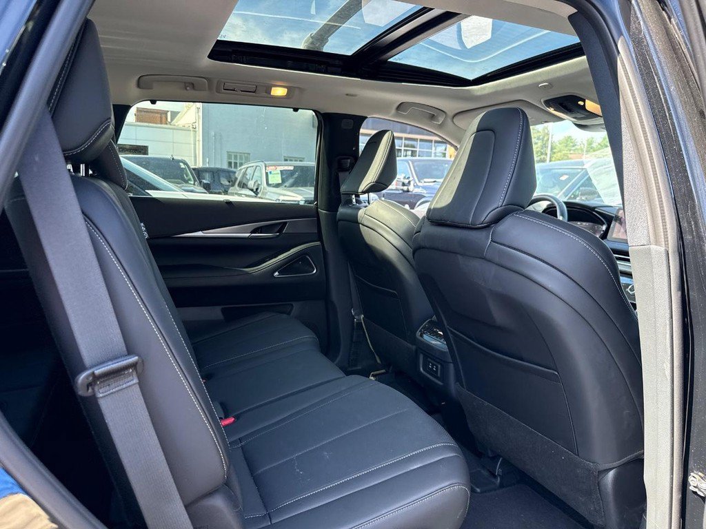 Used 2026 INFINITI QX60 Luxe w/ Cargo Package AWD/4WD image 11