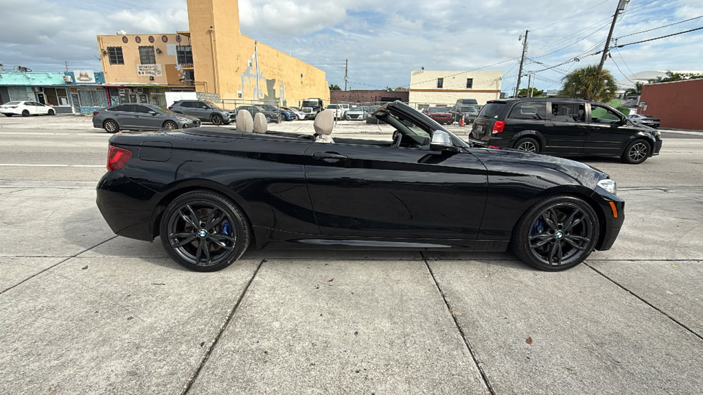 Used 2016 BMW M235i xDrive Convertible AWD/4WD image 24