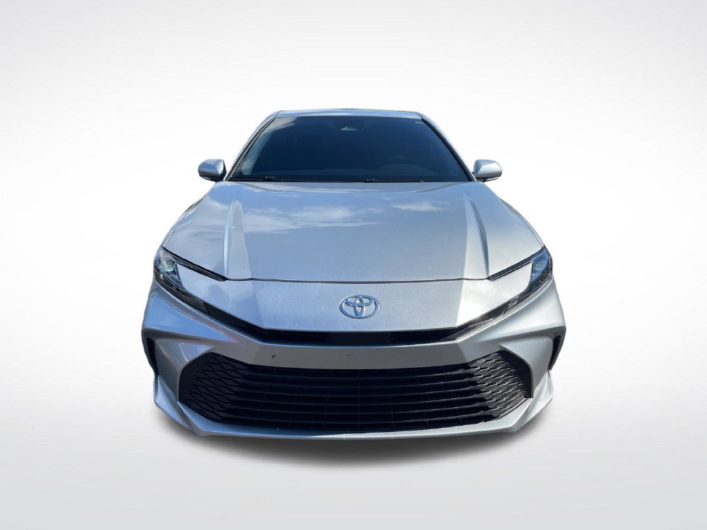 Used 2025 Toyota Camry LE w/ Convenience Package FWD image 8