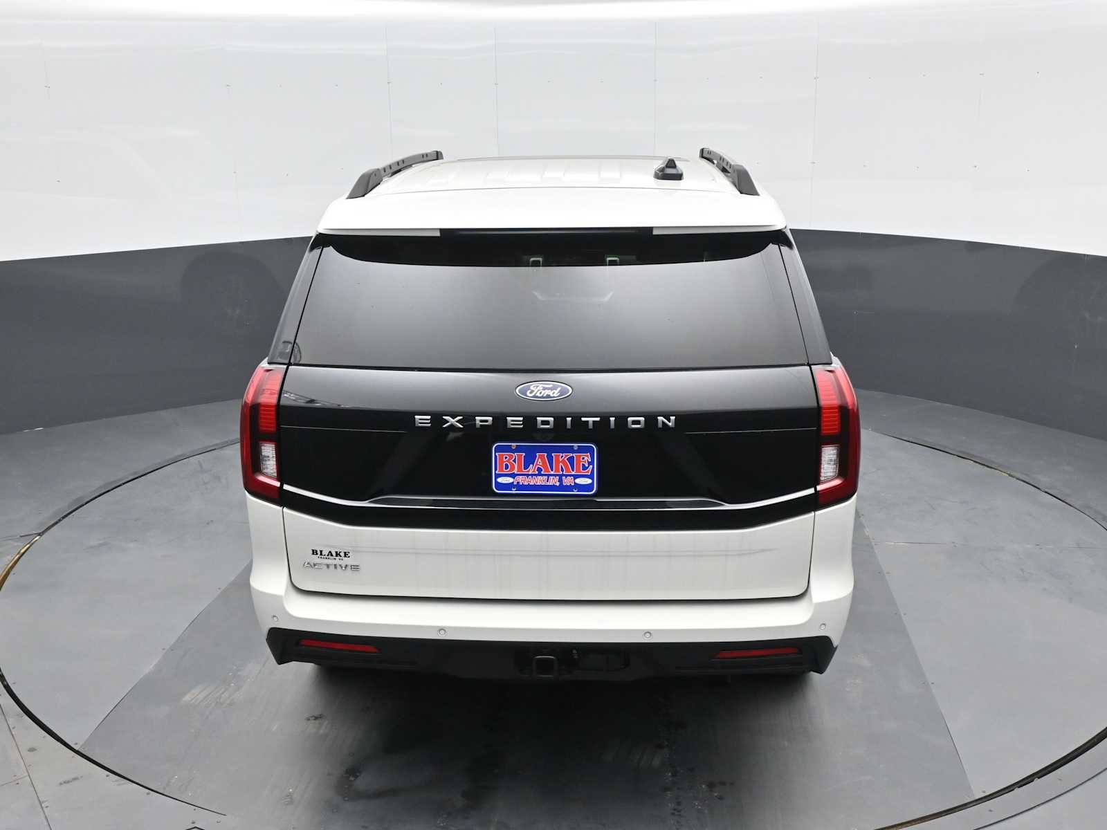 New 2025 Ford Expedition Active image 16