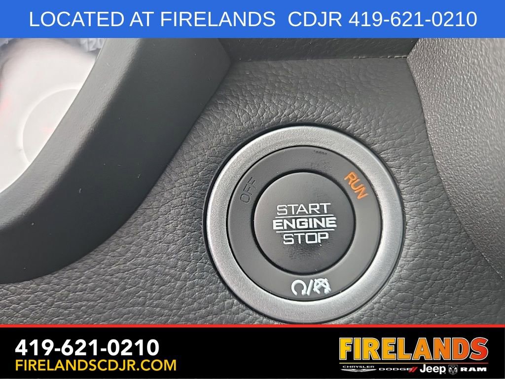 New 2026 RAM 1500 4x4 Crew Cab image 17
