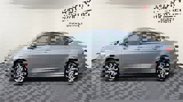 Used 2016 Chrysler 200 Limited image 5