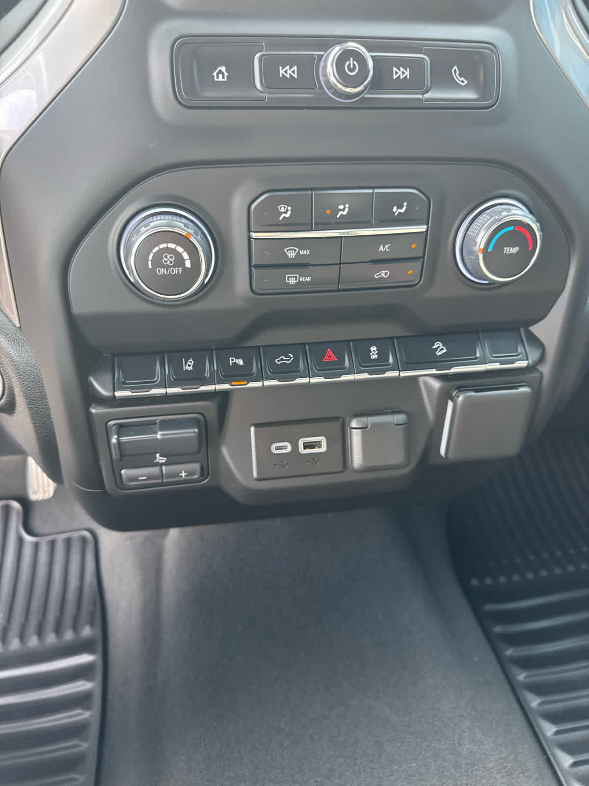 Used 2025 Chevrolet Silverado 2500 Custom w/ Custom Value Package AWD/4WD image 19