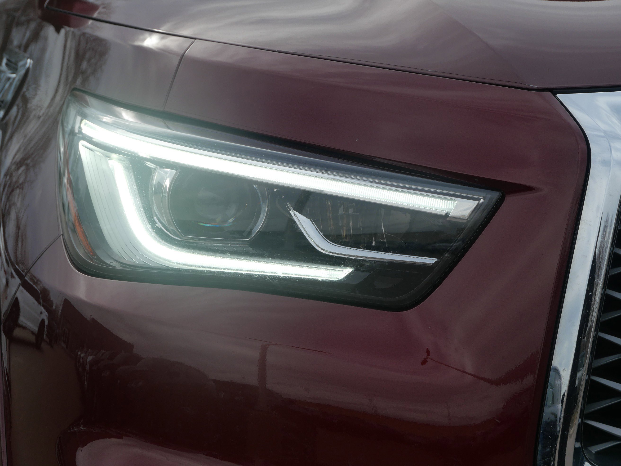 Used 2022 INFINITI QX80 Luxe w/ Cargo Package AWD/4WD image 9