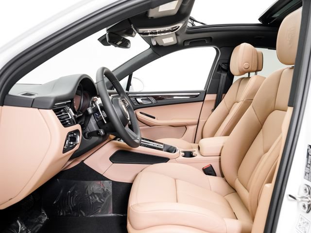Certified 2026 Porsche Macan AWD/4WD image 6