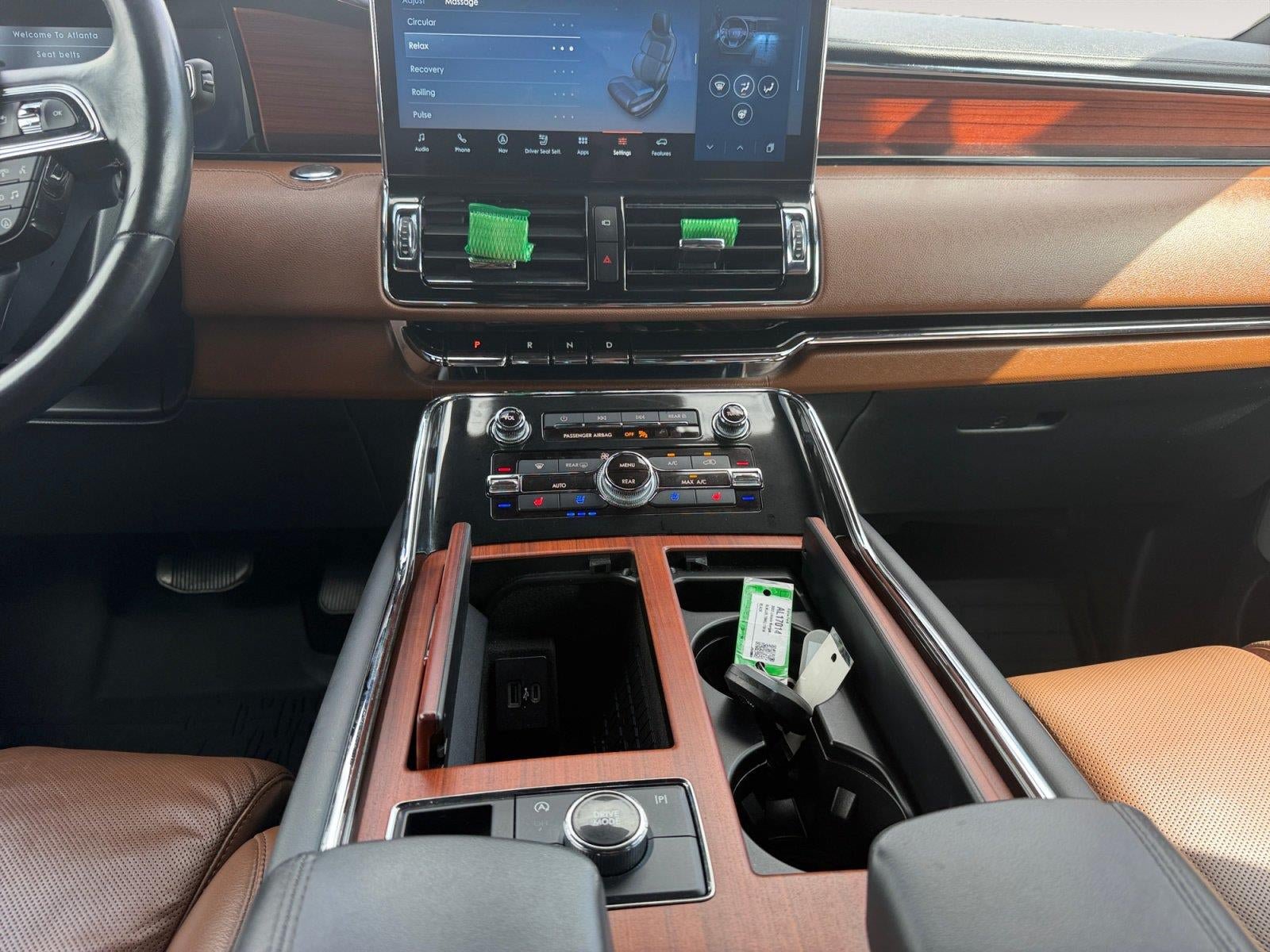 Used 2022 Lincoln Navigator Reserve AWD/4WD image 11