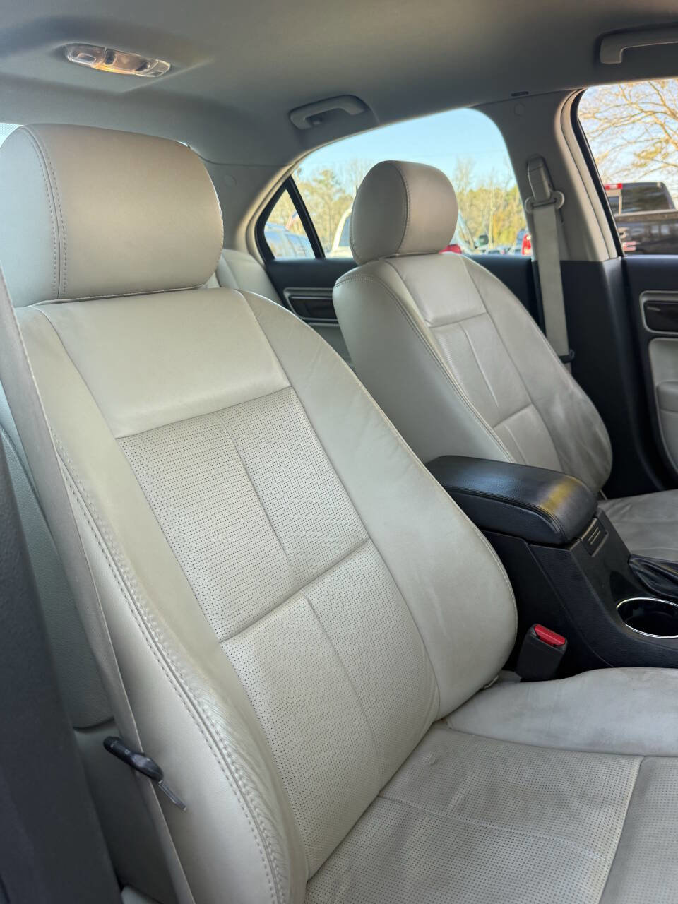 Used 2008 Lincoln MKZ image 25