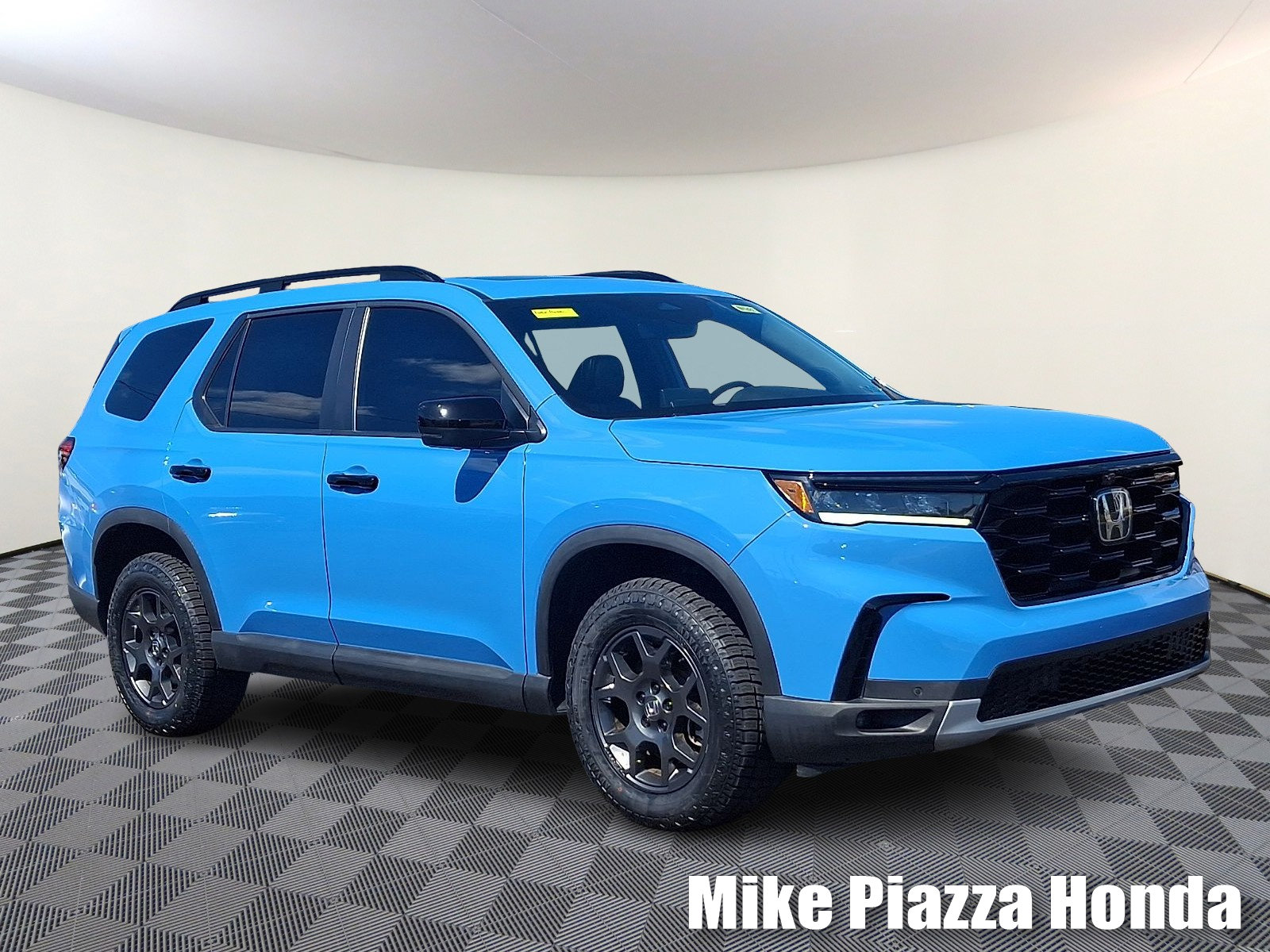 Used 2023 Honda Pilot TrailSport image 1