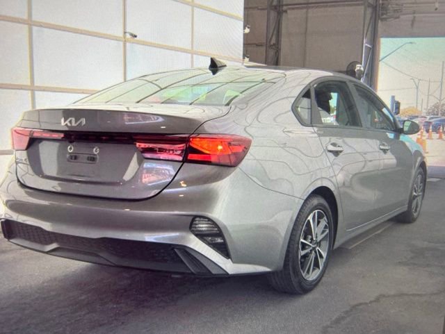 Used 2023 Kia Forte LXS FWD image 2