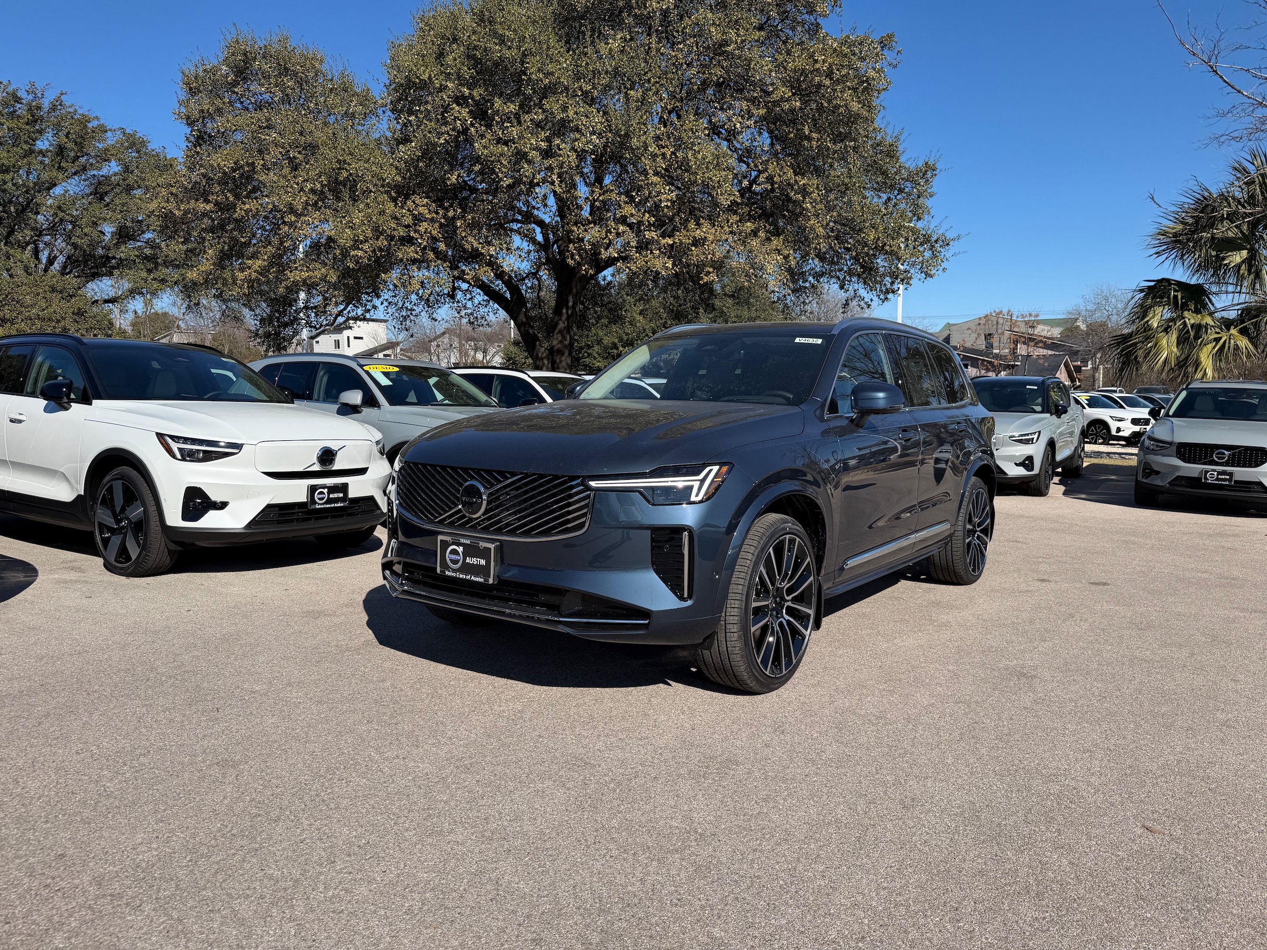 New 2026 Volvo XC90 B6 Ultra w/ Lounge Package AWD/4WD image 2