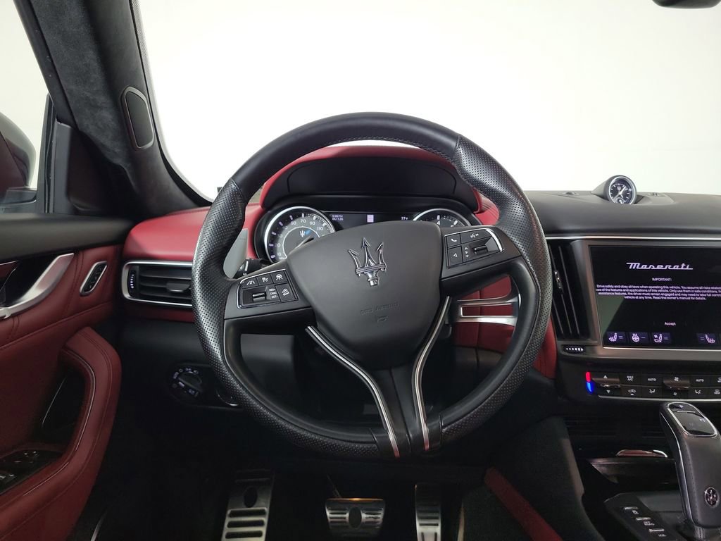 Used 2022 Maserati Levante Modena AWD/4WD image 11