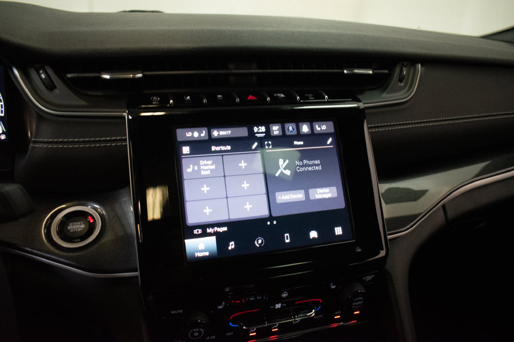 Used 2023 Jeep Grand Cherokee L Laredo AWD/4WD image 14
