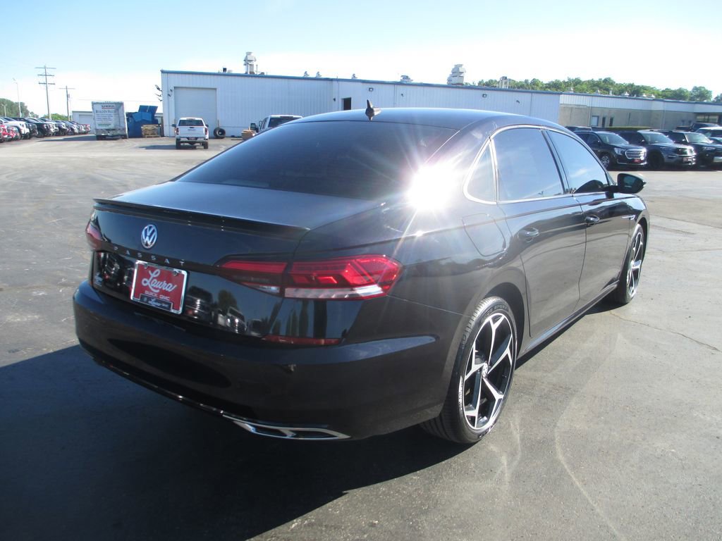 Used 2020 Volkswagen Passat 2.0T R-Line FWD image 6