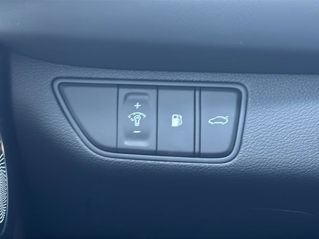 Used 2026 Genesis G70 2.5T Prestige image 34