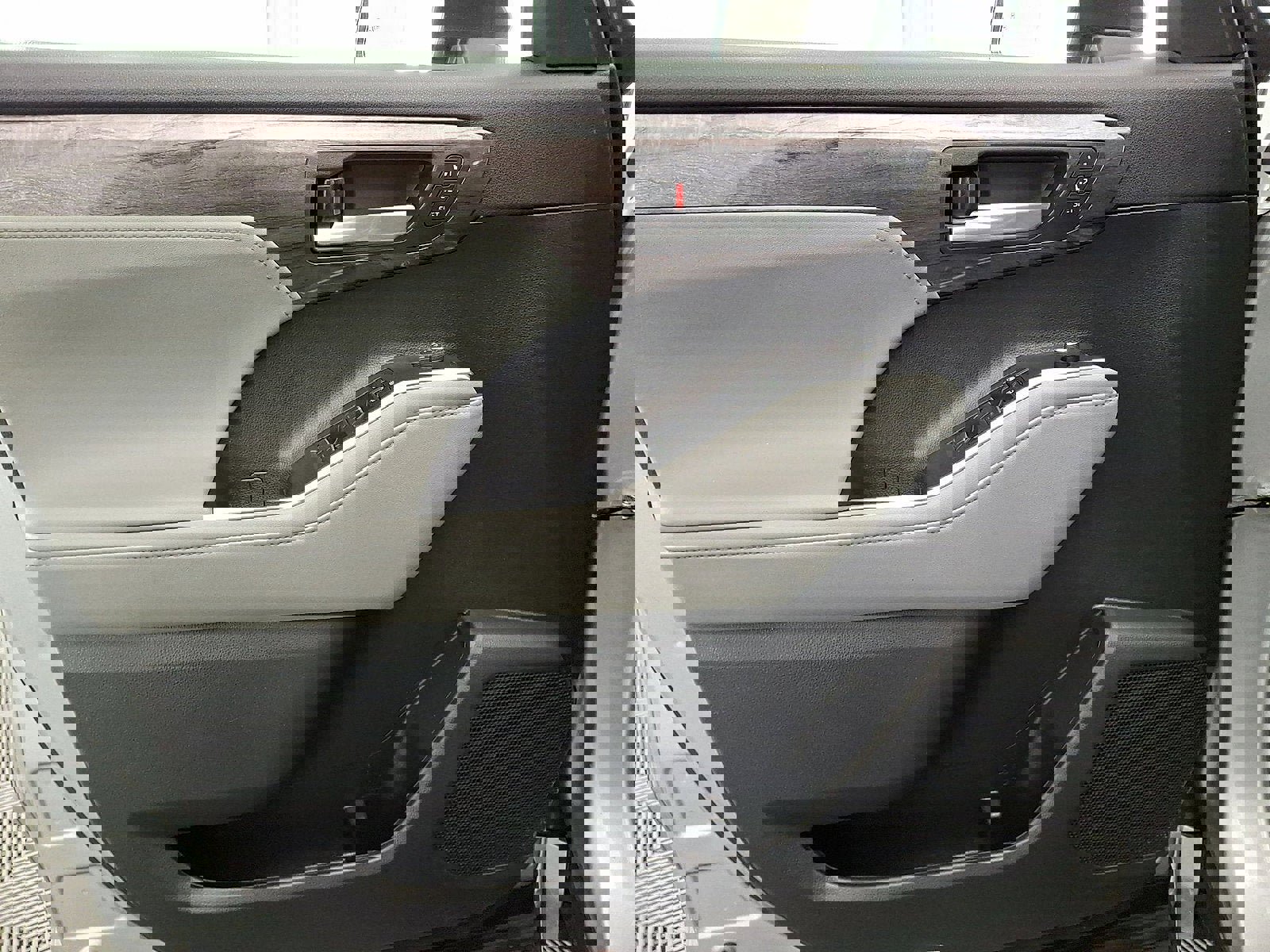 Used 2023 Toyota Highlander Limited image 10