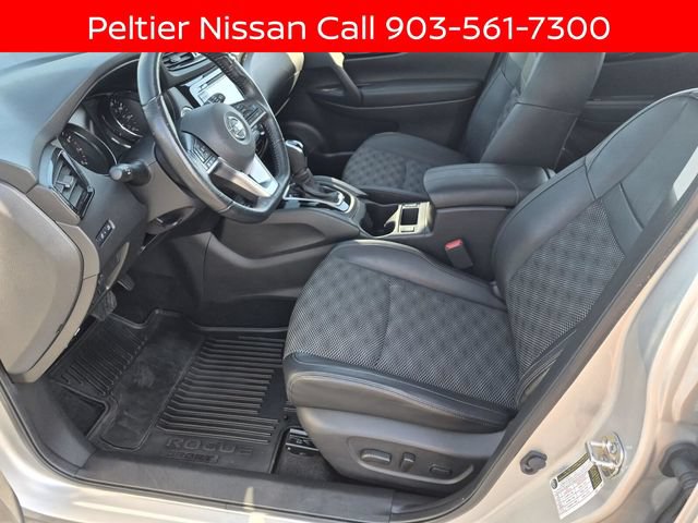 Certified 2022 Nissan Rogue Sport SV w/ Technology Package AWD/4WD image 17