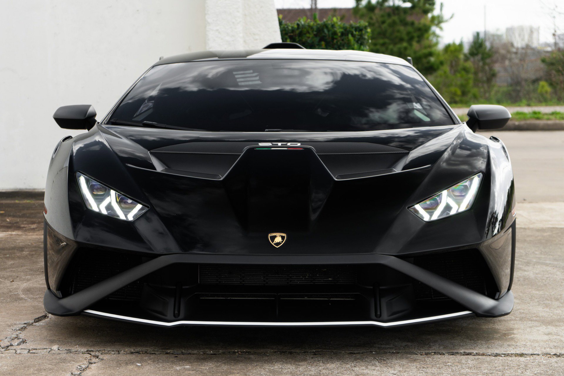 Used 2022 Lamborghini Huracan STO image 13