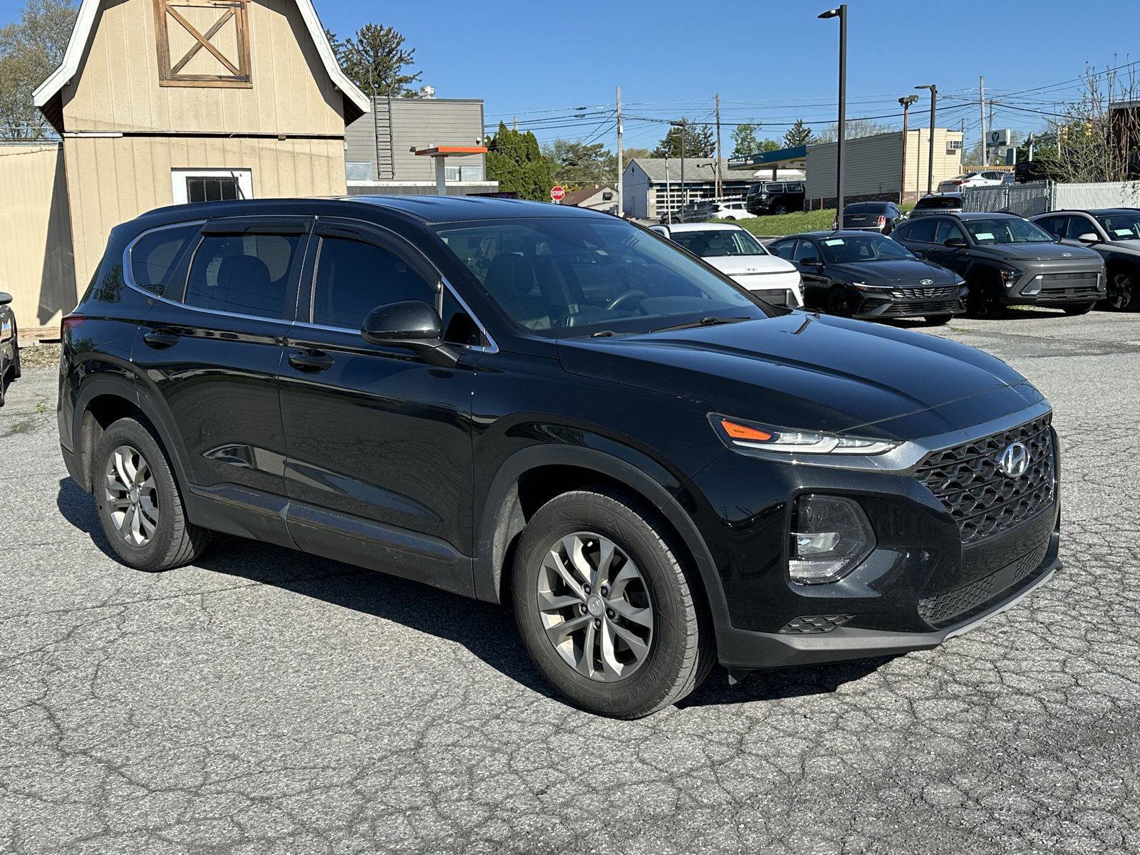 Used 2019 Hyundai Santa Fe SE AWD/4WD image 2
