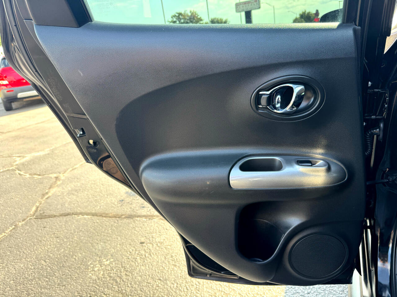 Used 2015 Nissan Juke S image 17