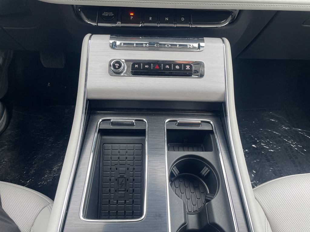New 2026 Lincoln Aviator Reserve w/ Illumination Package AWD/4WD image 10
