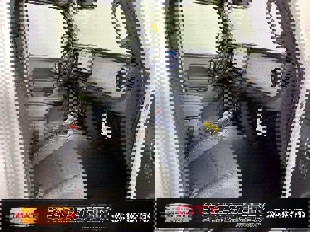 New 2025 Jeep Gladiator Sport image 32