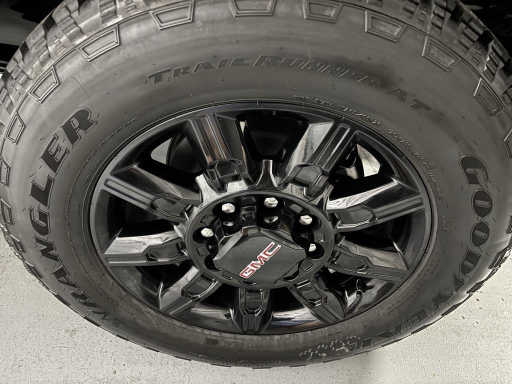 New 2026 GMC Sierra 2500 AT4 w/ AT4 Premium Plus Package image 8