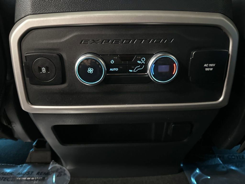 Used 2024 Ford Expedition XLT AWD/4WD image 36