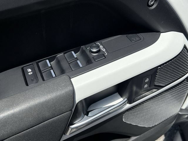 Used 2023 Land Rover Defender 110 S AWD/4WD image 34