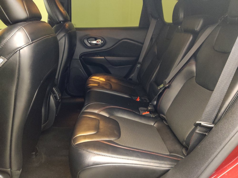 Used 2022 Jeep Cherokee Trailhawk w/ Sun, Sound & Nav Group AWD/4WD image 18