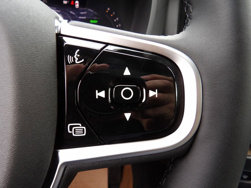 New 2026 Volvo XC60 T8 Core w/ Climate Package image 17