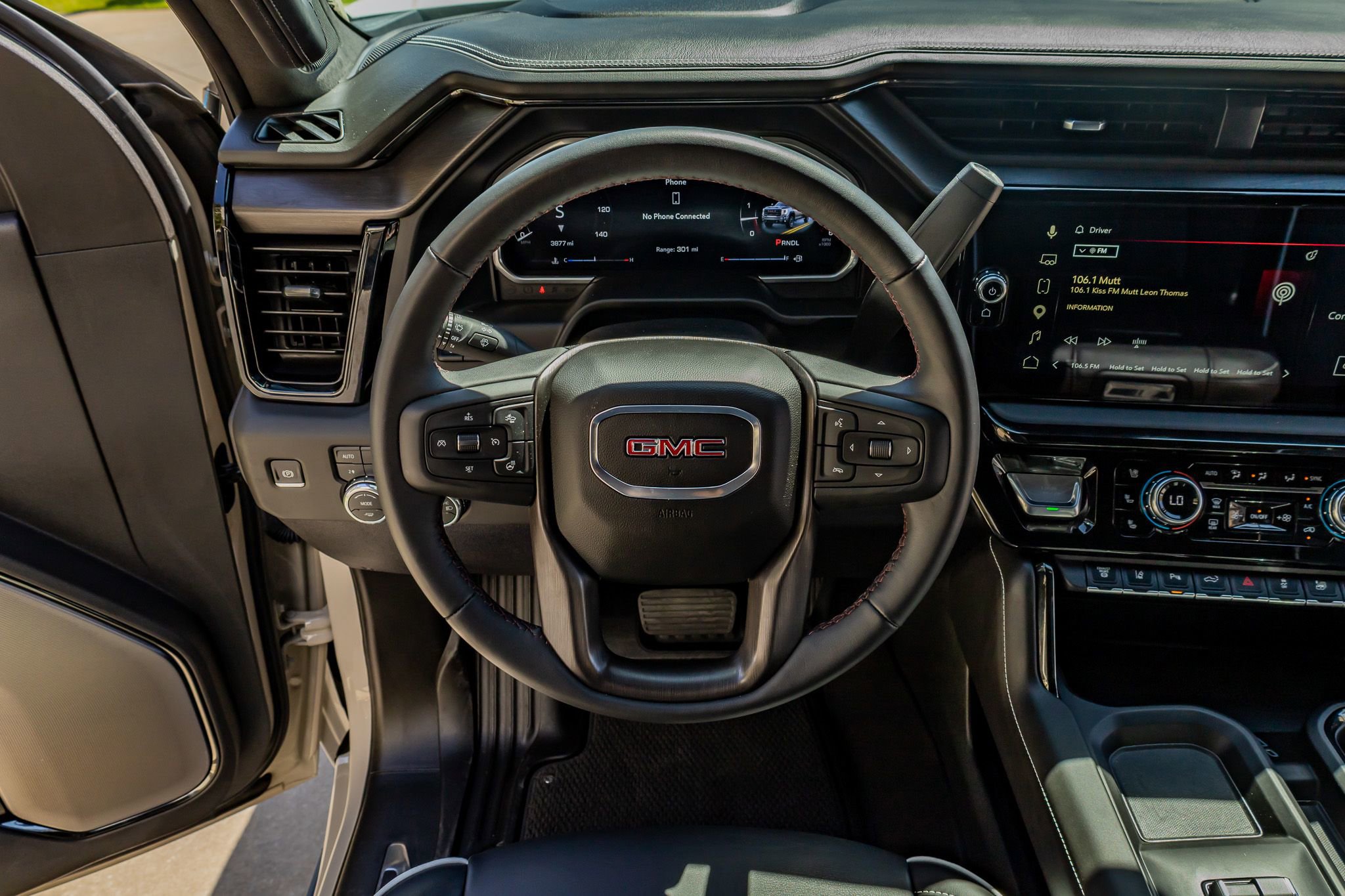 Used 2026 GMC Sierra 2500 AT4X image 19