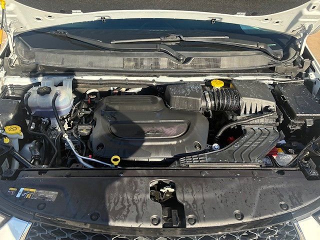 Used 2024 Chrysler Pacifica Touring-L image 6