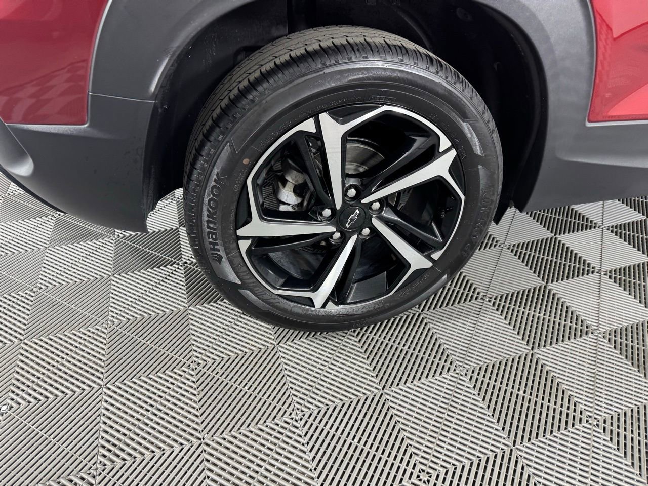 Used 2023 Chevrolet TrailBlazer RS w/ Sun and Liftgate Package image 34