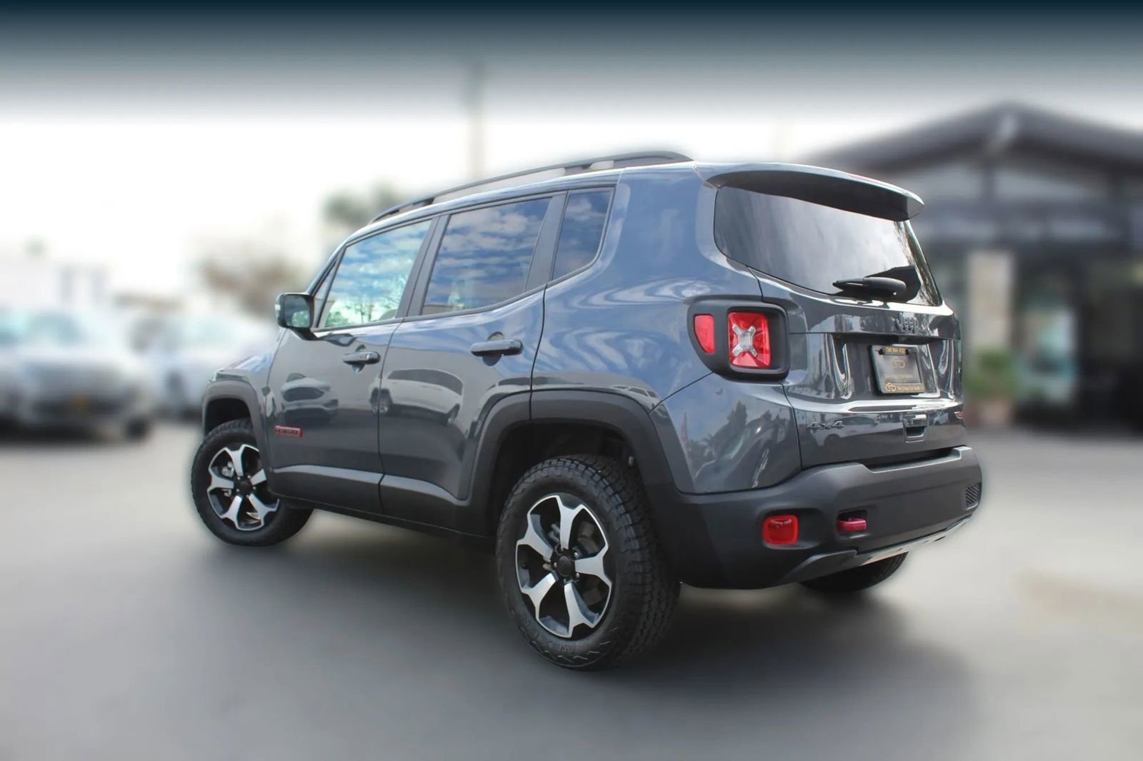 Used 2022 Jeep Renegade Trailhawk image 3