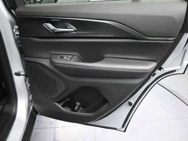 New 2025 Jeep Grand Cherokee Laredo X w/ Luxury Tech Group I image 39