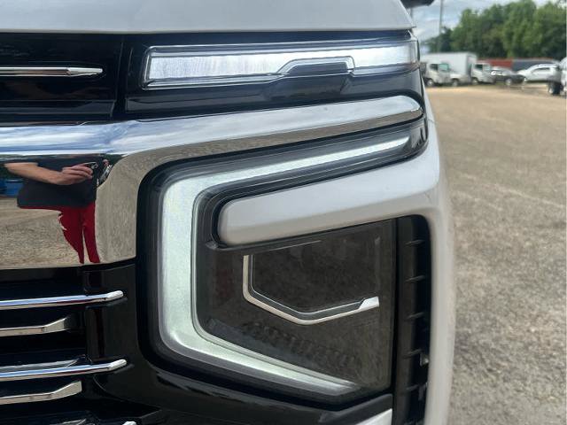 New 2025 Chevrolet Suburban Premier image 9