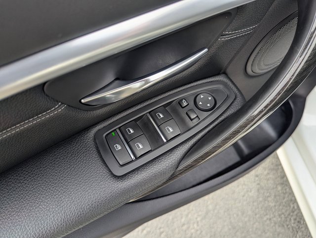 Used 2018 BMW 330e w/ Premium Package image 25