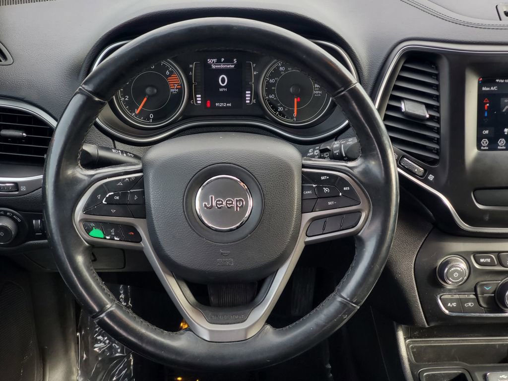 Used 2019 Jeep Cherokee Latitude Plus FWD image 28