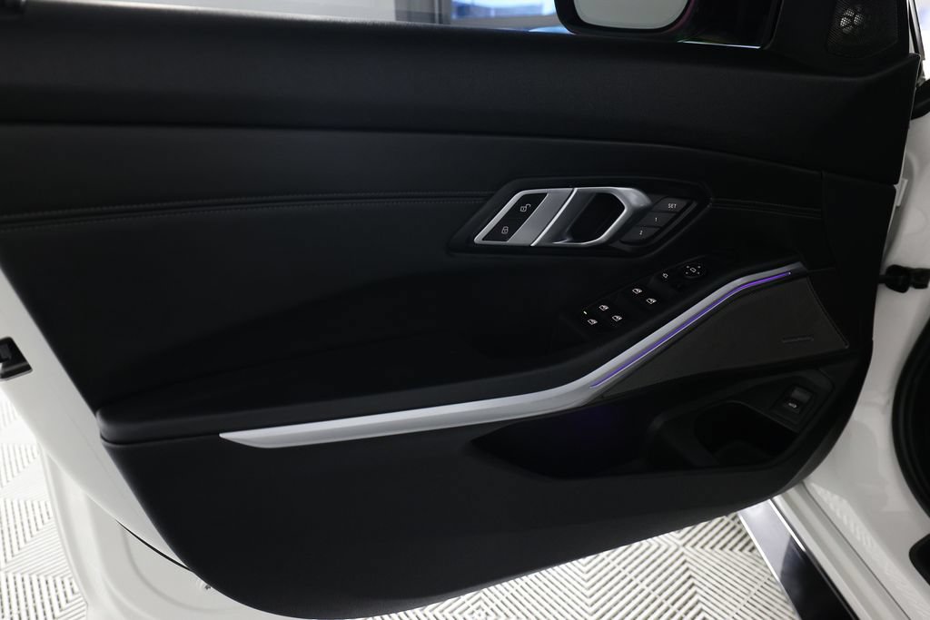 Used 2022 BMW M3 Competition RWD image 15