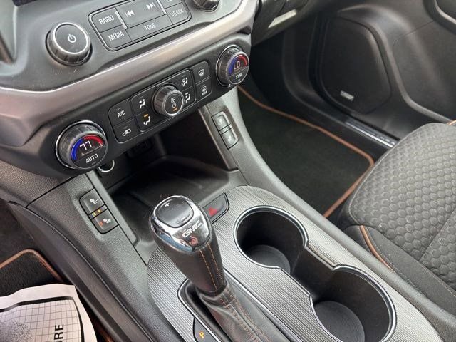 Used 2019 GMC Acadia SLE image 27